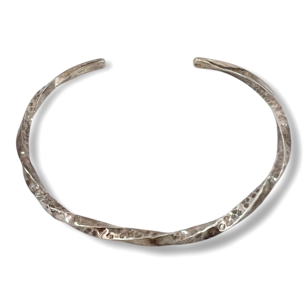 Pulsera rígida de Plata.
