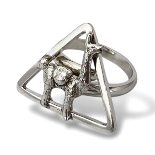 ANILLO LLAMA EN TRIÁNGULO