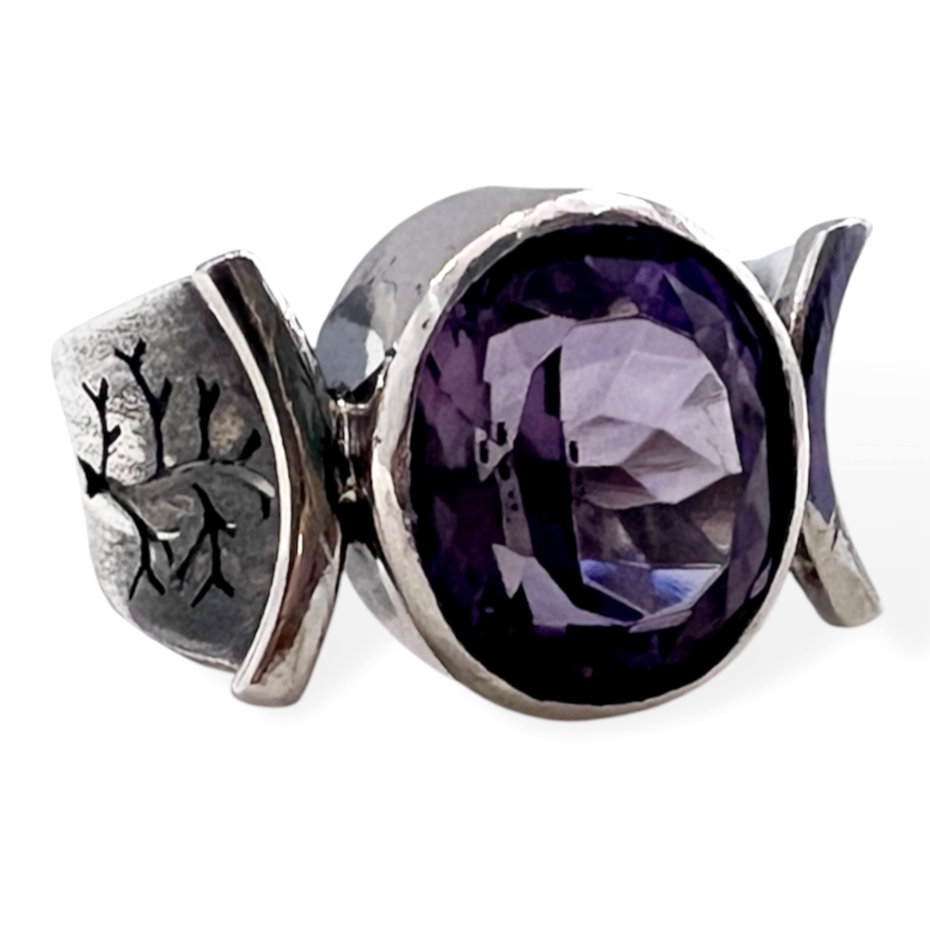 Anillo de Plata con Amatista. Medida 8.