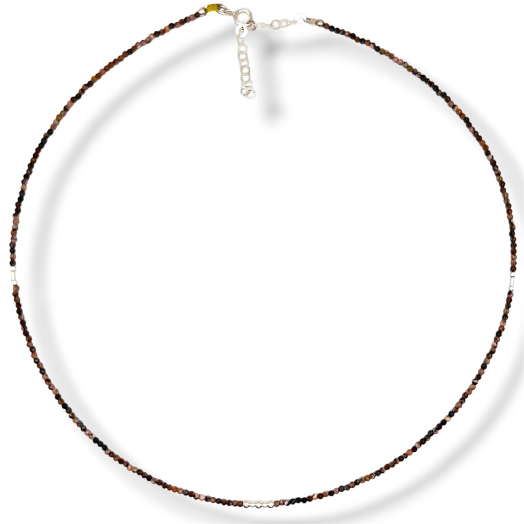 Collar de Rodonita facetada y Plata.