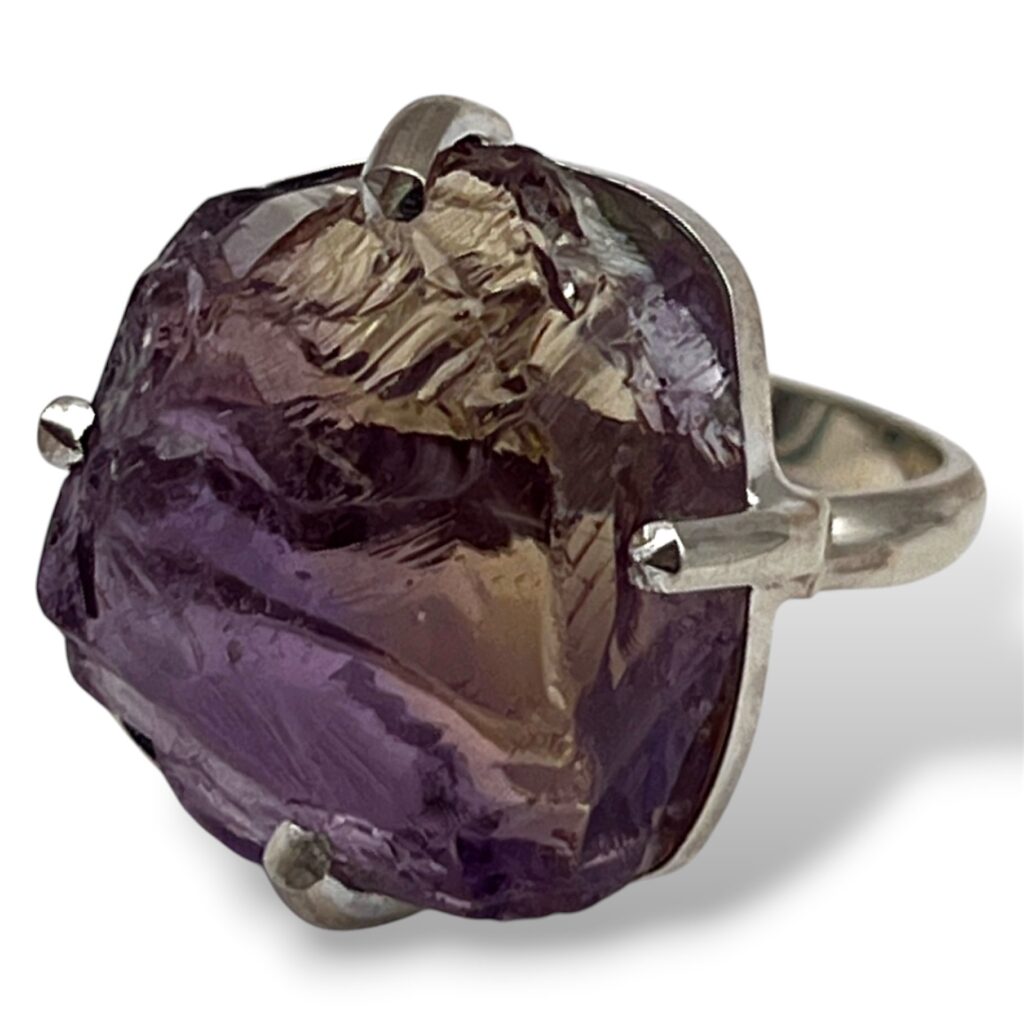 Anillo de Plata con Bolivianita rustica. Medida 8 con aro ajustable.