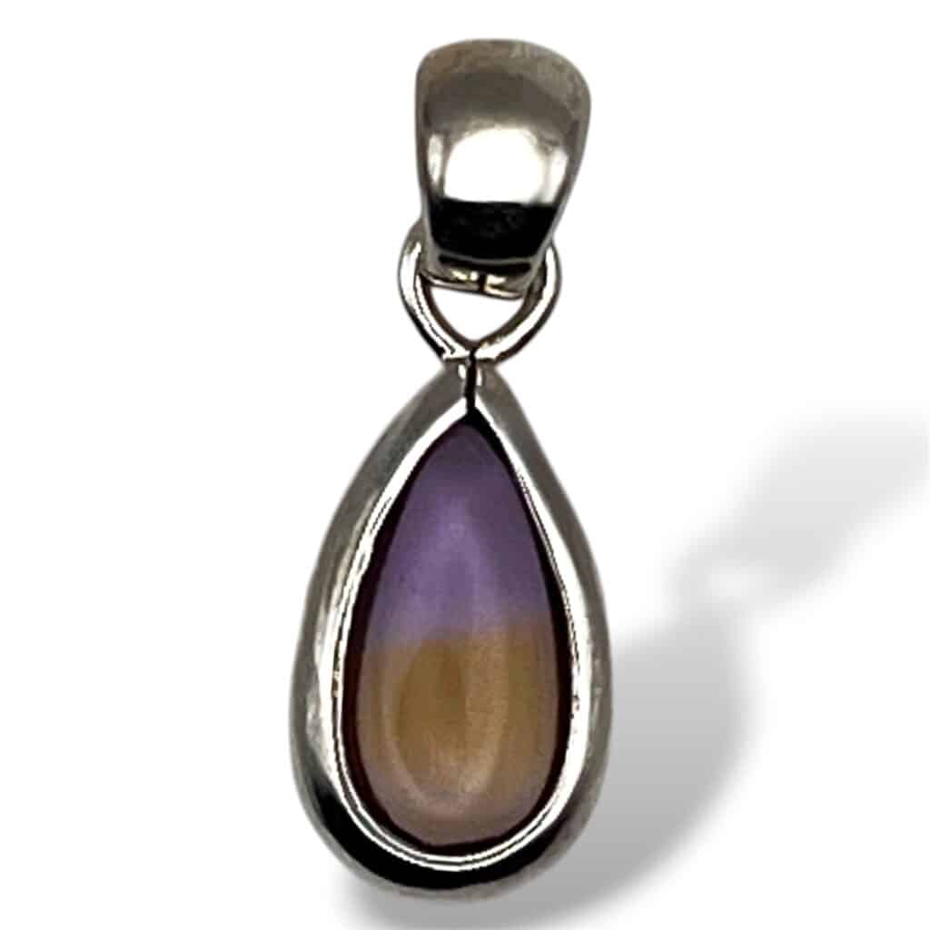 Dije en forma de gota hecho de Plata con Bolivianita.