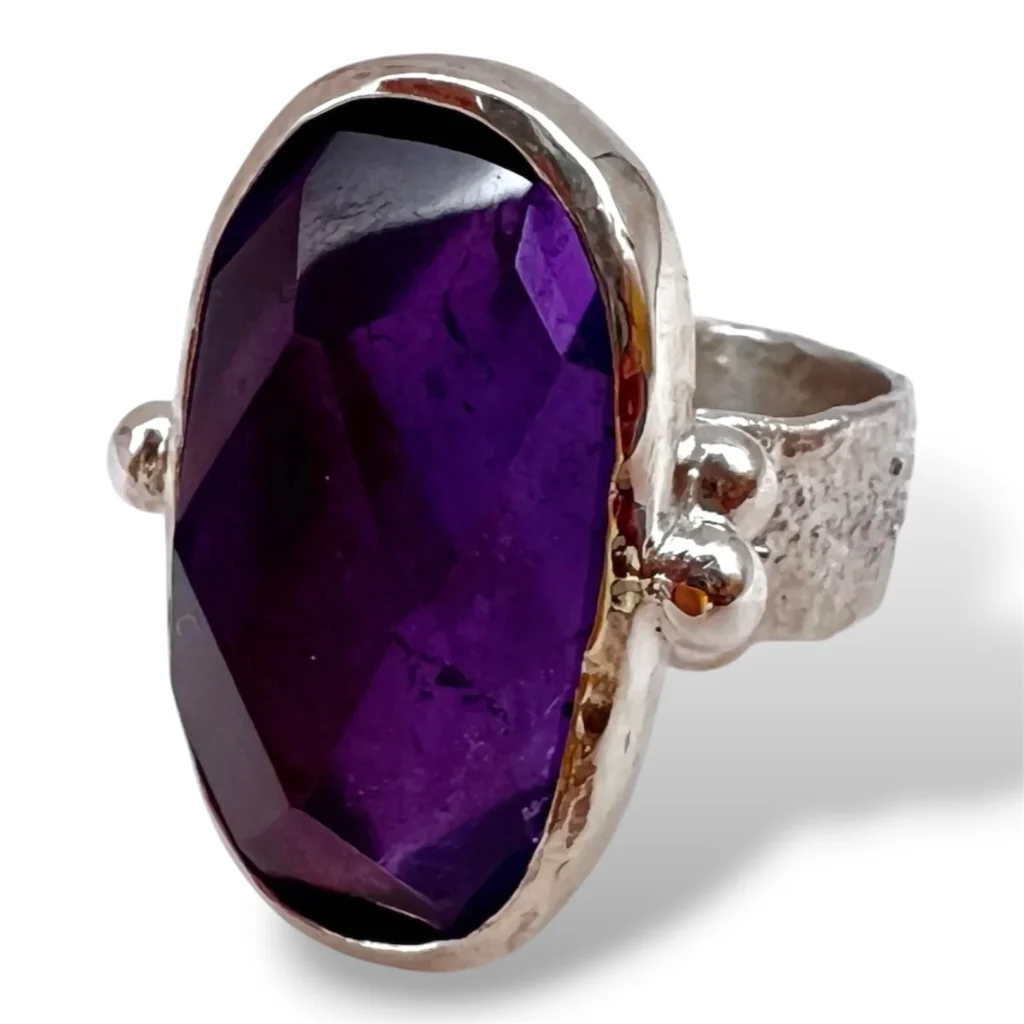 Anillo de Plata con Amatista Boliviana. Medida 8,5.