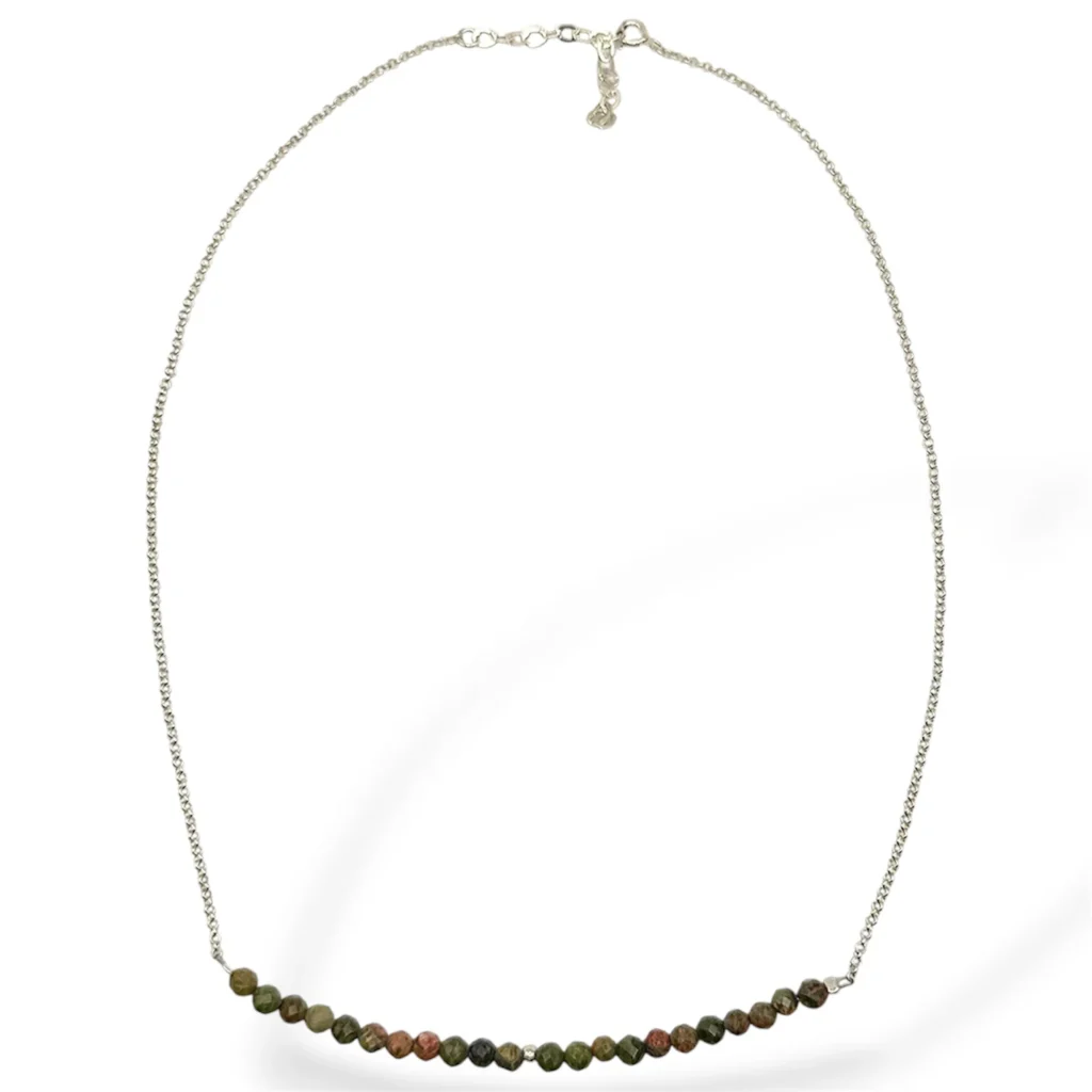 Collar de Plata con Unaquita facetada.