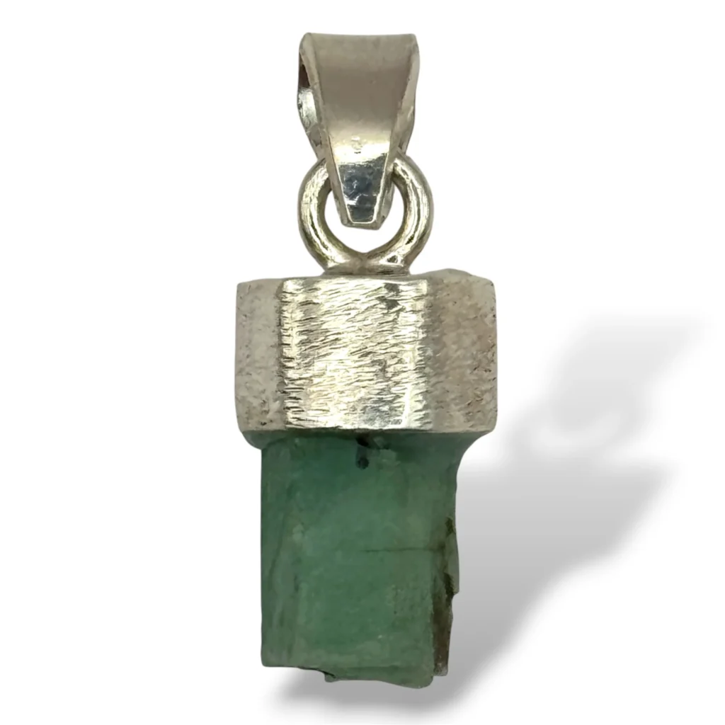 Dije de Esmeralda rústica y Plata texturada.