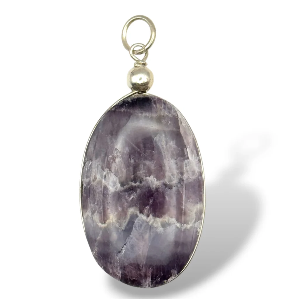 Dije de Amatista y Plata.