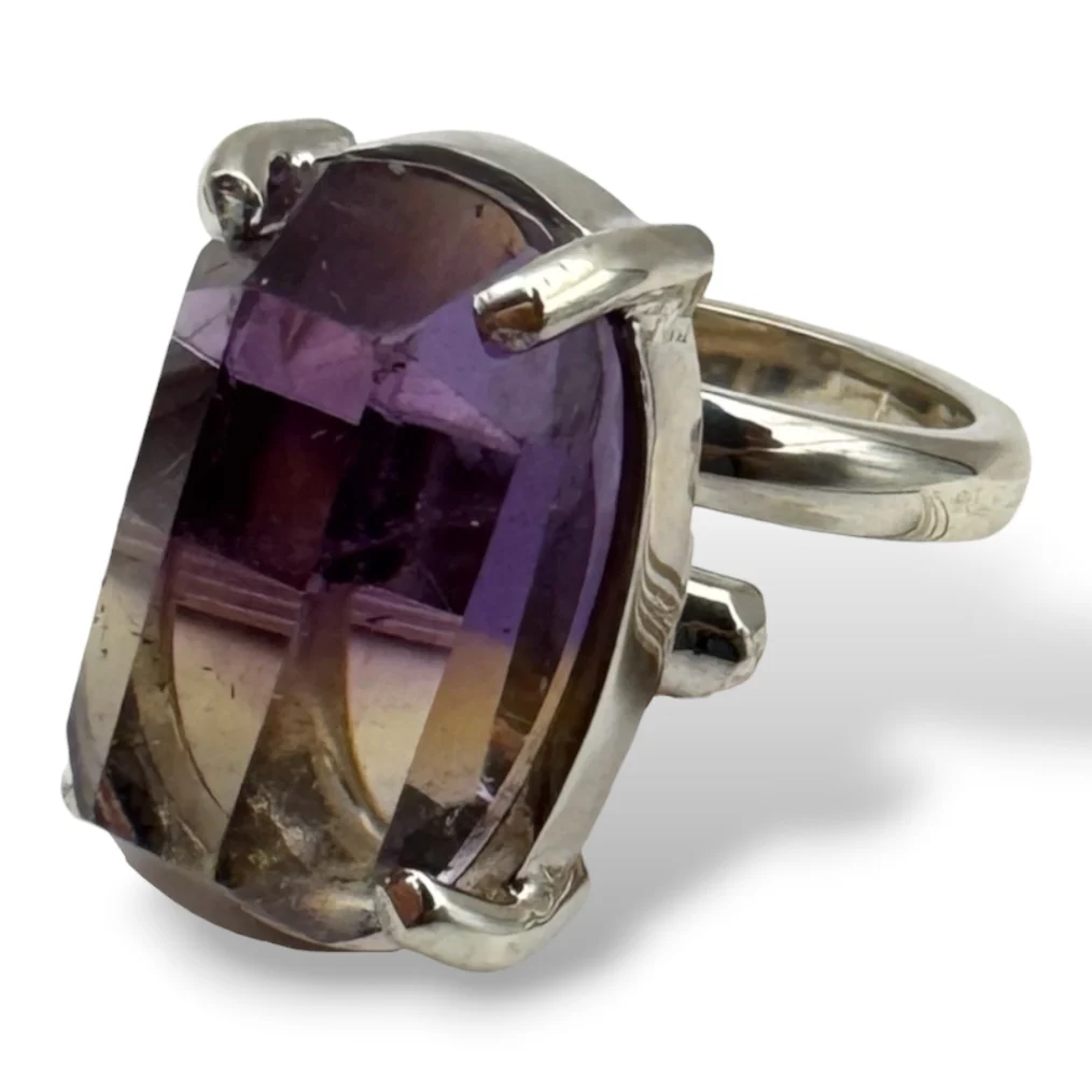 Anillo de Plata con Bolivianita rústica. Medida 7,5.